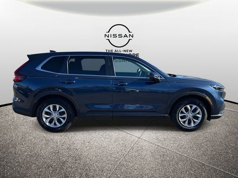 Used 2025 Honda CR-V LX image 2