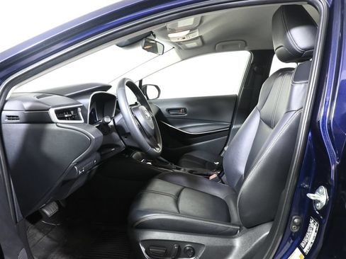 Used 2022 Toyota Corolla LE w/ Premium Interior Package FWD image 3
