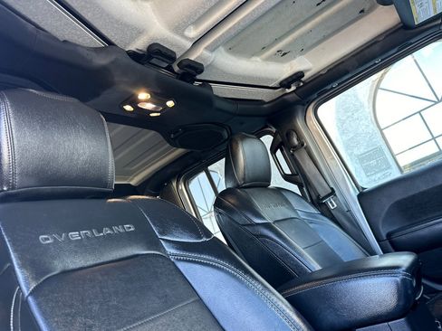 Used 2020 Jeep Gladiator Overland image 16