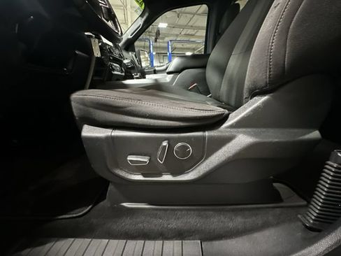 Used 2017 Ford F150 XLT w/ Equipment Group 302A Luxury AWD/4WD image 18