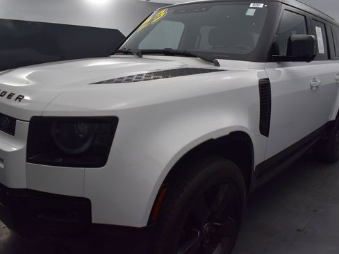 Used 2023 Land Rover Defender 130 X-Dynamic SE AWD/4WD image 36