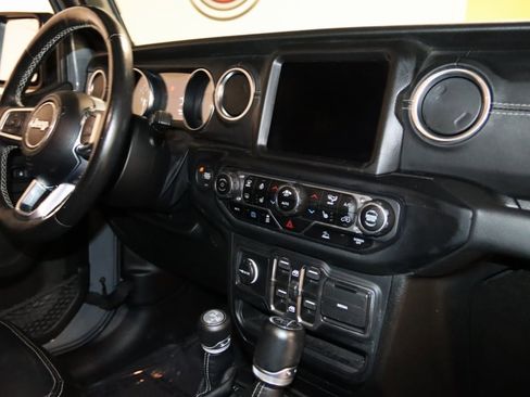 Used 2022 Jeep Wrangler Unlimited Sahara w/ Cold Weather Group image 74