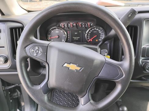 Used 2018 Chevrolet Silverado 1500 Custom w/ Custom Value Package AWD/4WD image 16
