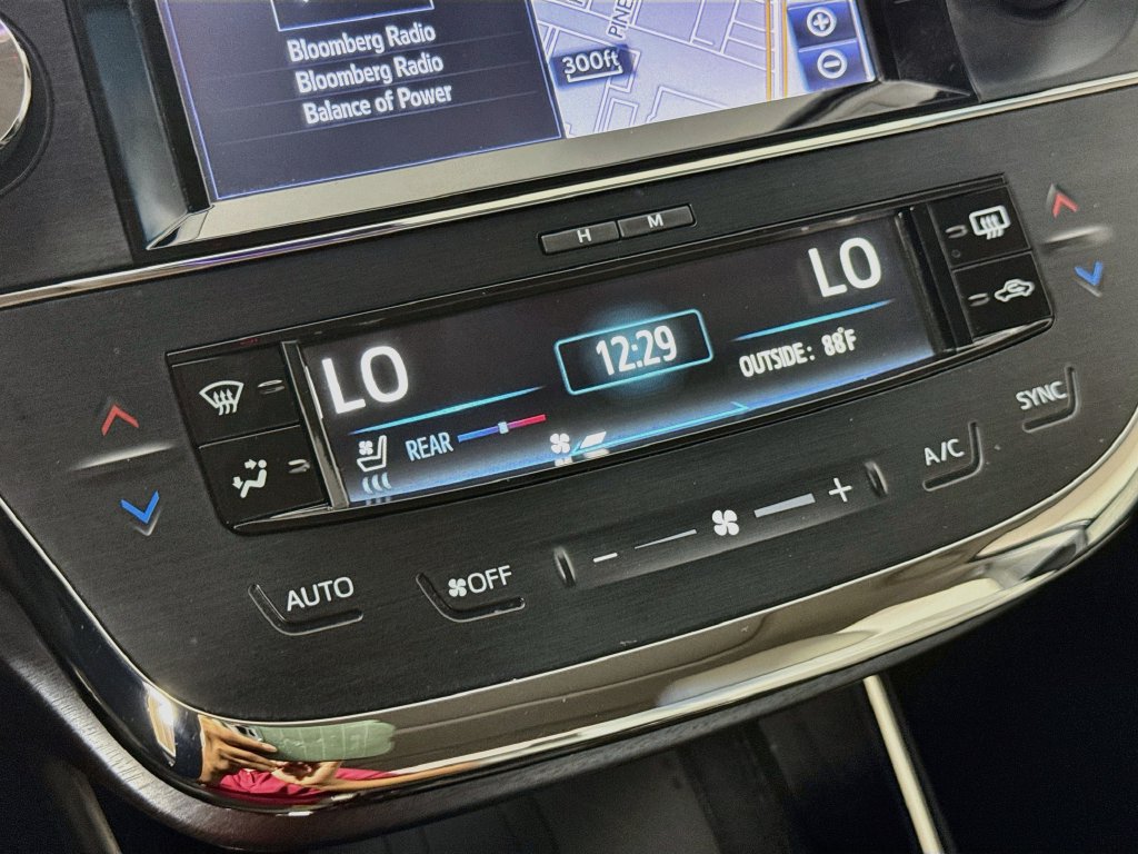 Used 2018 Toyota Avalon Limited FWD image 18