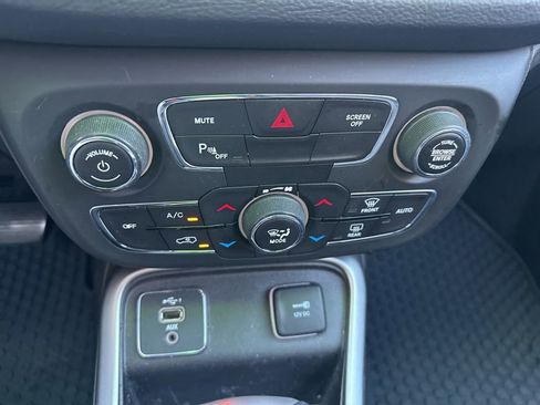 Used 2019 Jeep Compass Sport w/ Cold Weather Group image 13