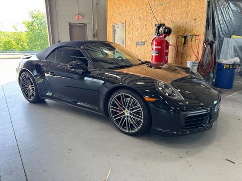 Used 2017 Porsche 911 4 Cabriolet AWD/4WD image 4