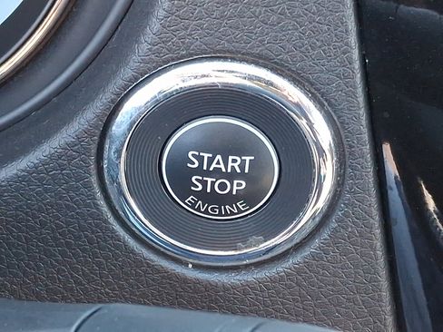 Used 2018 Nissan Rogue SV w/ Premium Package image 23