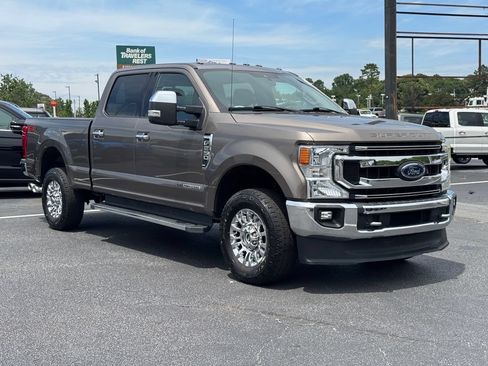 Used 2021 Ford F250 XLT w/ XLT Premium Package AWD/4WD image 2
