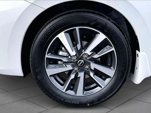 New 2025 Nissan Versa SV image 11