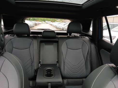 New 2026 Volkswagen Tiguan SE R-Line FWD image 24
