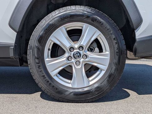 Used 2020 Toyota RAV4 XLE AWD/4WD image 13