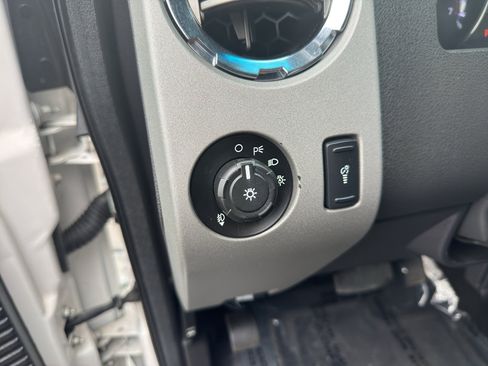 Used 2015 Ford F250 Lariat w/ Lariat Ultimate Package AWD/4WD image 18