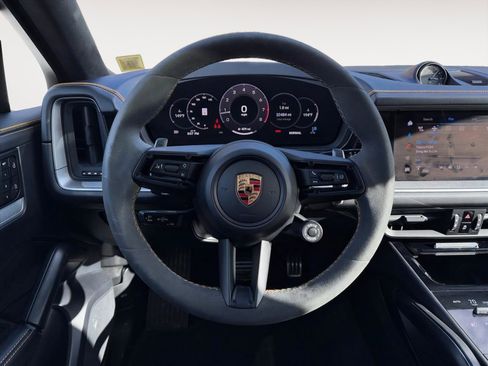 Used 2024 Porsche Cayenne Coupe AWD/4WD image 11
