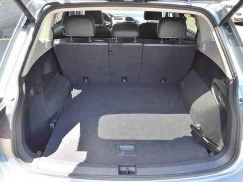 Used 2024 Volkswagen Tiguan SE AWD/4WD image 37
