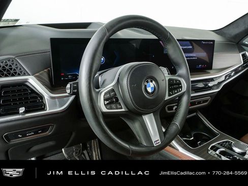Used 2024 BMW X7 xDrive40i w/ M Sport Package AWD/4WD image 4