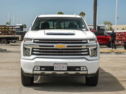Used 2022 Chevrolet Silverado 2500 High Country w/ Technology Package AWD/4WD image 2