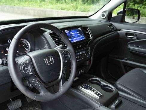 Used 2023 Honda Ridgeline RTL-E image 16