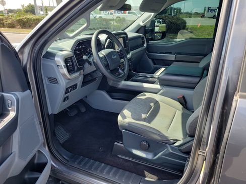 Certified 2021 Ford F150 XLT w/ Trailer Tow Package RWD image 15
