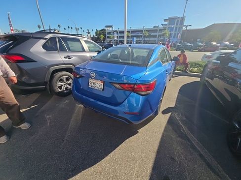 Used 2022 Nissan Sentra SV image 7