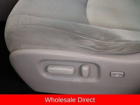 Used 2012 Toyota Highlander 4WD w/ Tech Pkg image 12