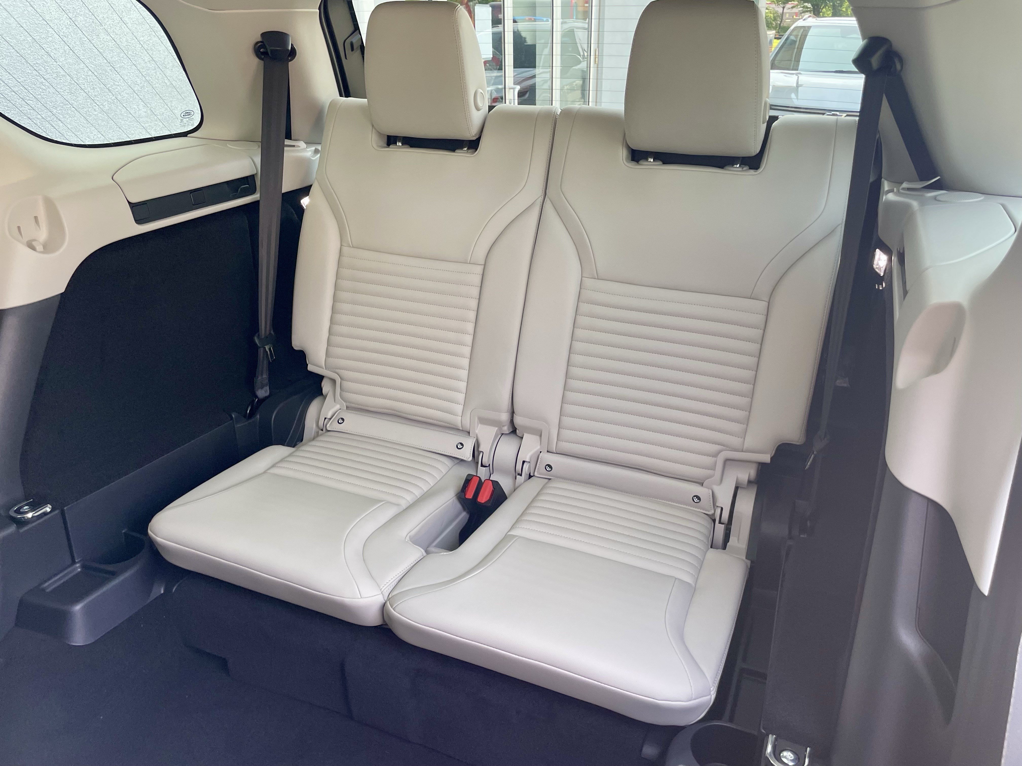 New 2026 Land Rover Discovery Dynamic SE AWD/4WD image 33