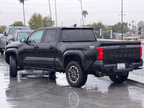 Used 2025 Toyota Tacoma TRD Sport RWD image 3