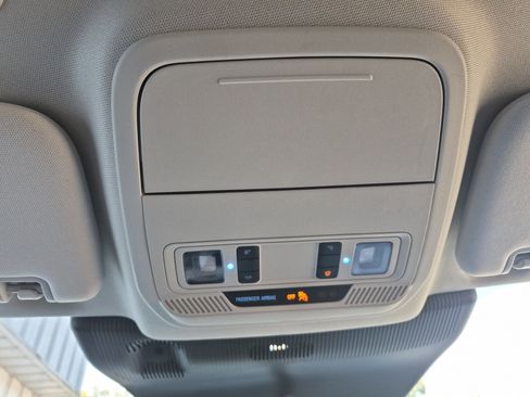 New 2025 Ford Explorer Active image 38