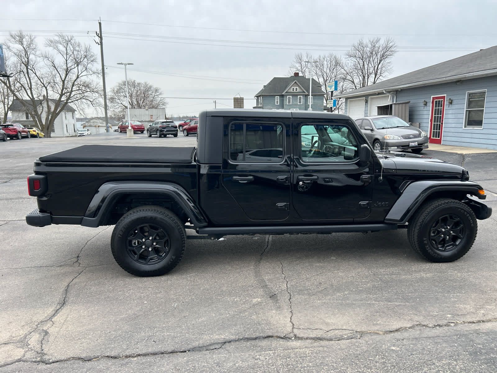 Used 2021 Jeep Gladiator Sport AWD/4WD image 2