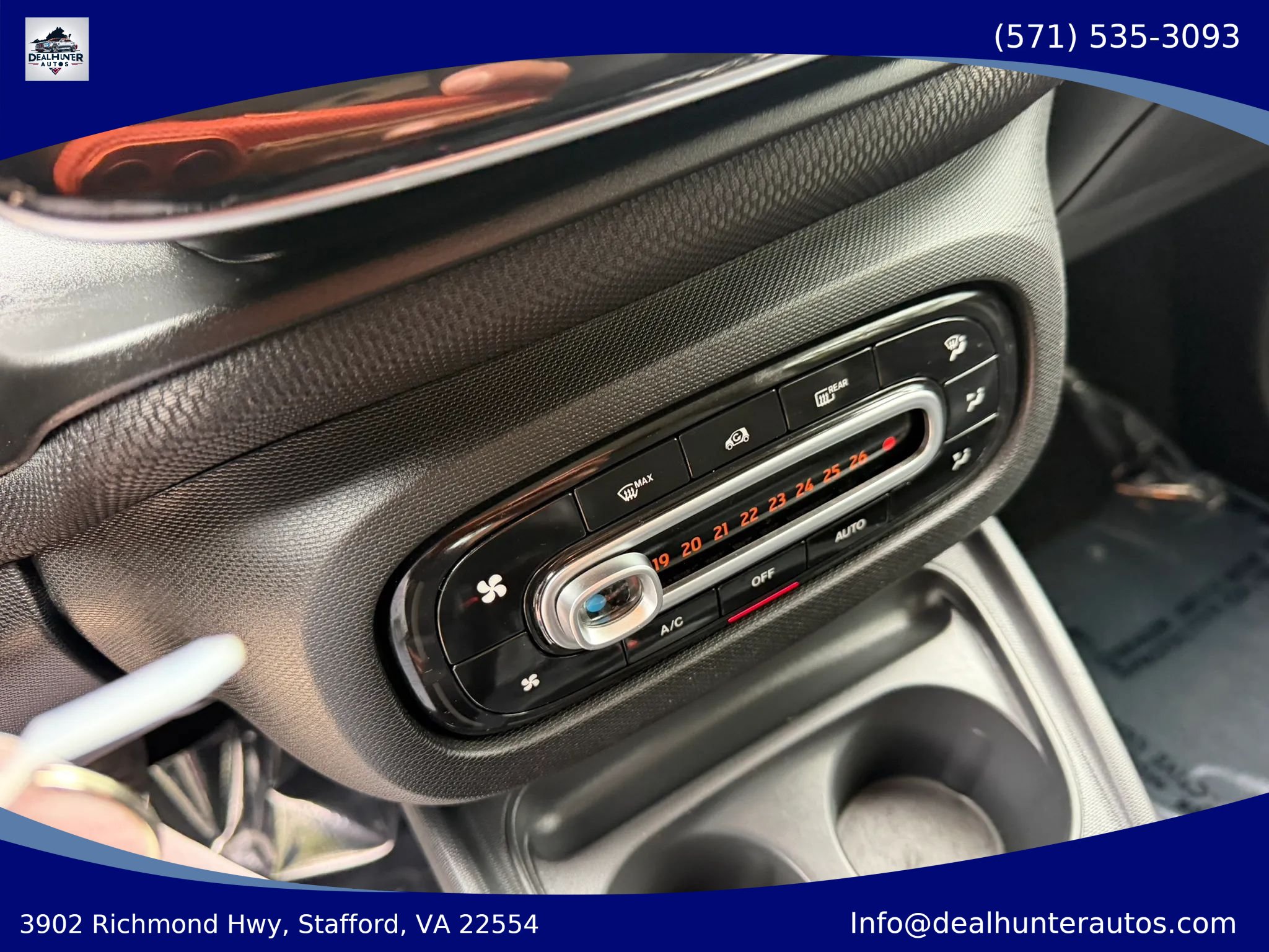 Used 2016 smart fortwo pure RWD image 18