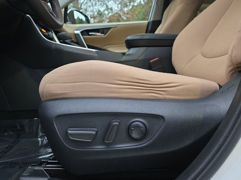 Used 2019 Toyota RAV4 XLE image 28