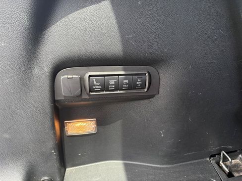 Used 2019 Ford Explorer Limited w/ Class III Trailer Tow Package FWD image 16