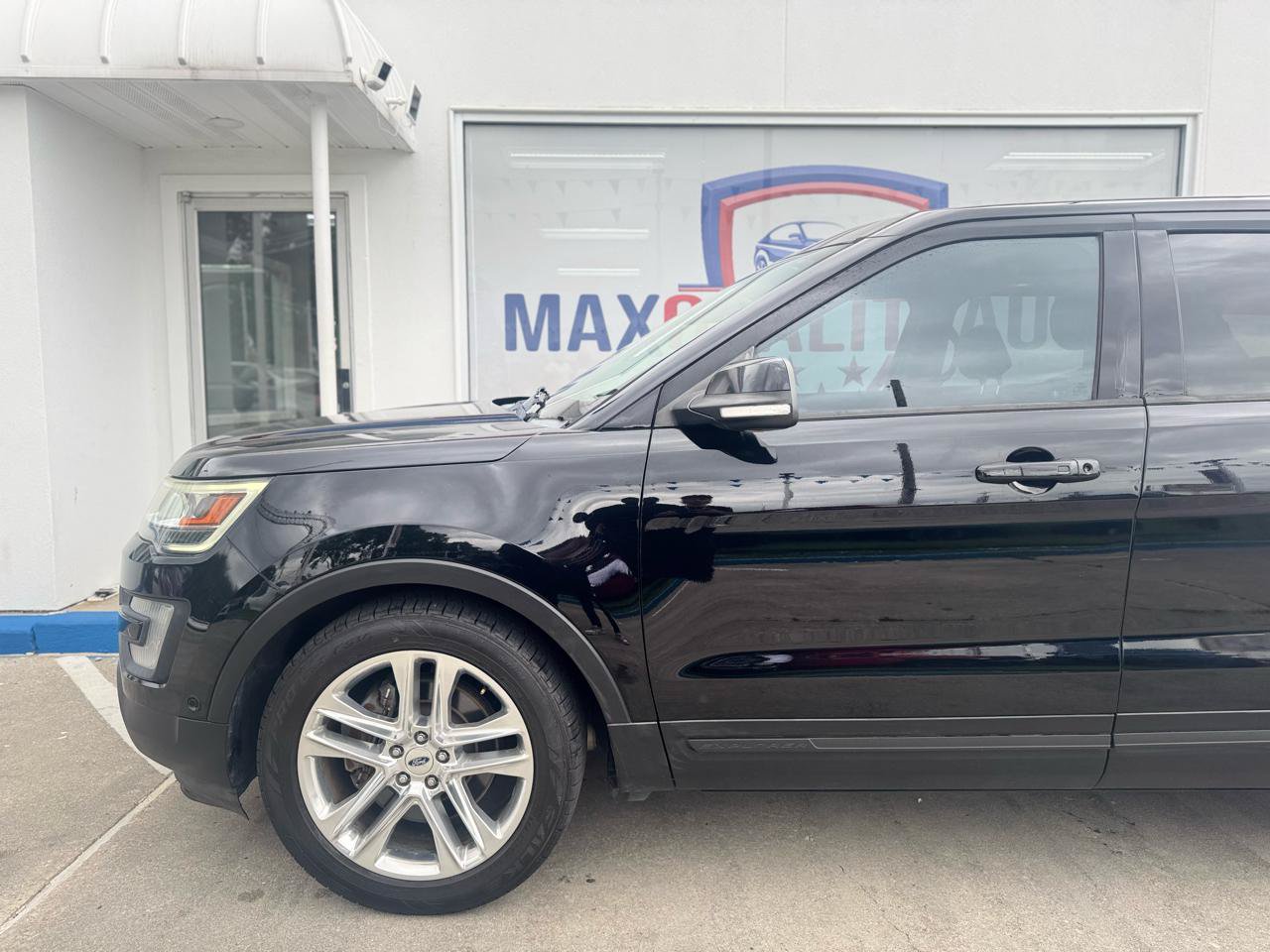 Used 2017 Ford Explorer Limited w/ Equipment Group 301A FWD image 33