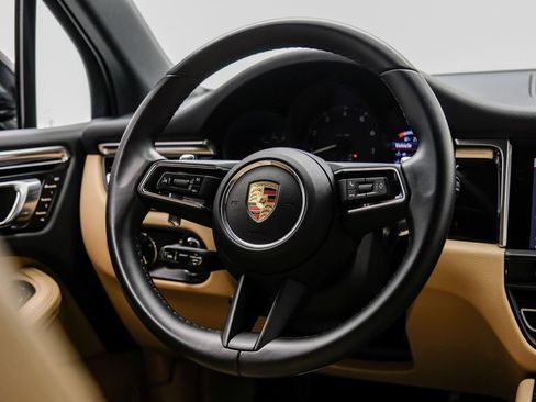 Used 2024 Porsche Macan AWD/4WD image 19