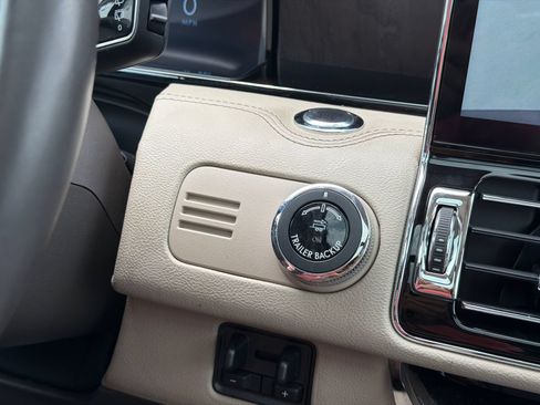 Certified 2023 Lincoln Navigator L Reserve AWD/4WD image 30