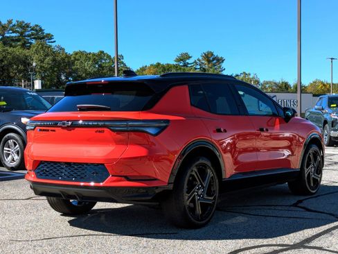 New 2026 Chevrolet Equinox EV RS image 8