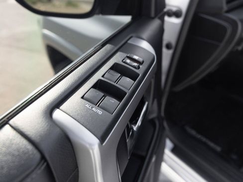 Used 2017 Toyota 4Runner Limited AWD/4WD image 13