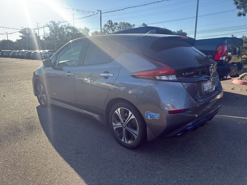 Used 2018 Nissan Leaf SV w/ Protection Package FWD image 5