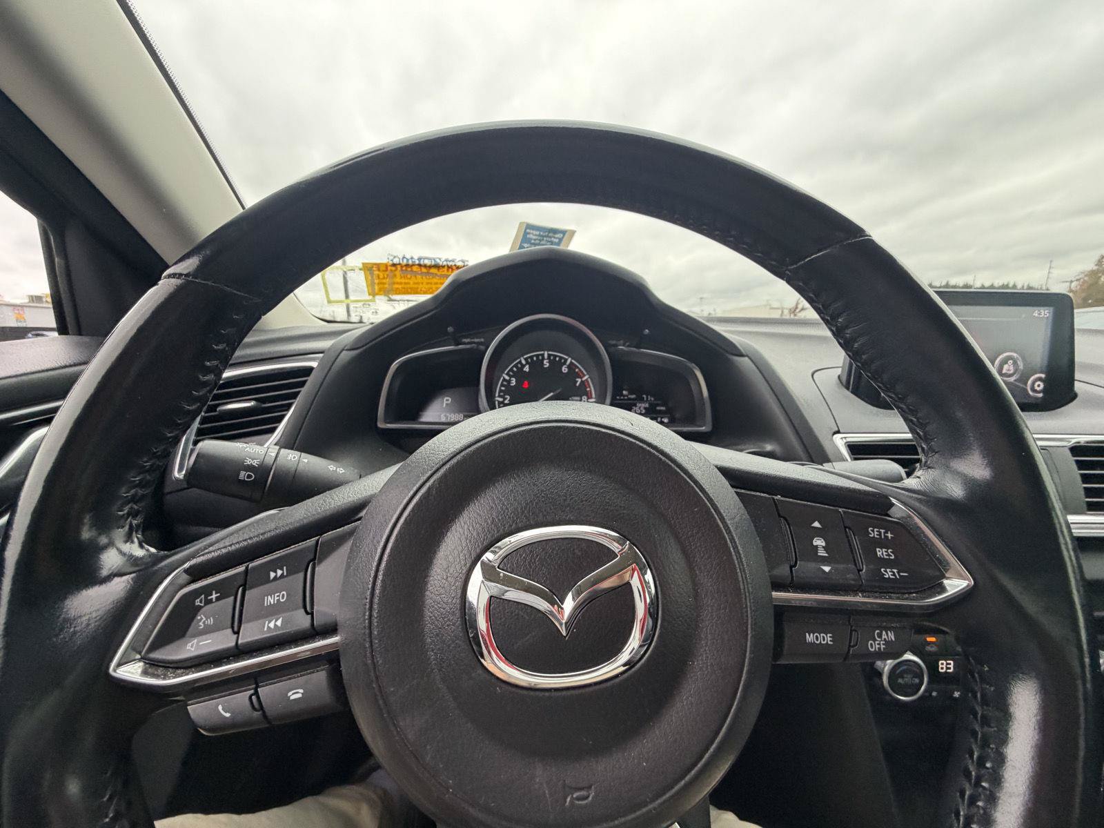 Used 2018 MAZDA MAZDA3 Grand Touring w/ Premium Equipment Package FWD image 16