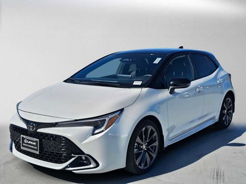 Used 2025 Toyota Corolla XSE FWD image 7