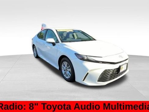 Used 2026 Toyota Camry LE FWD image 10