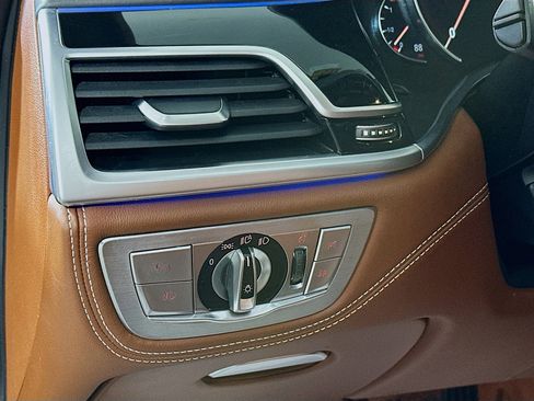 Used 2016 BMW 750i xDrive image 10