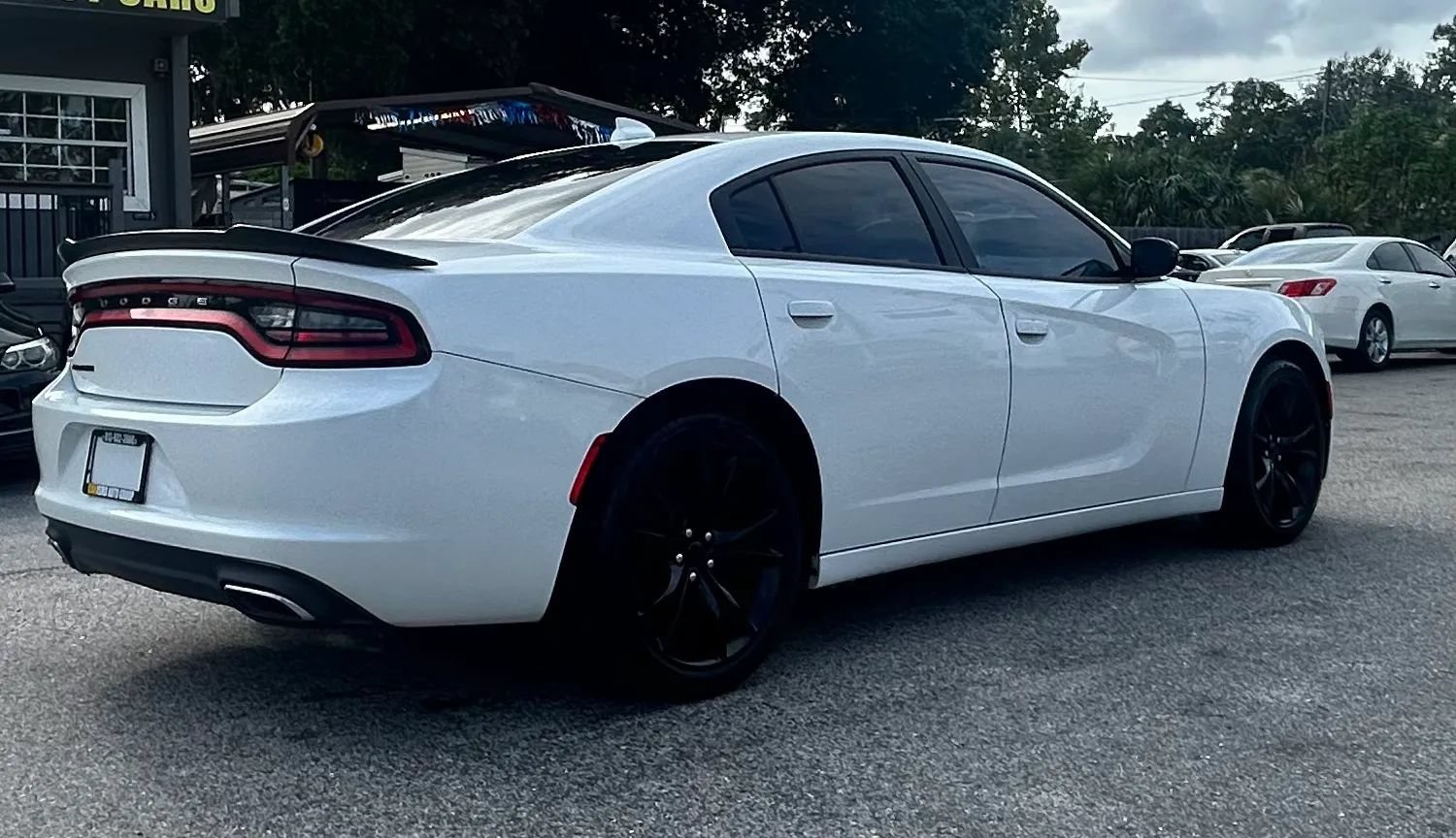 Used 2016 Dodge Charger SXT w/ Blacktop Package RWD image 8