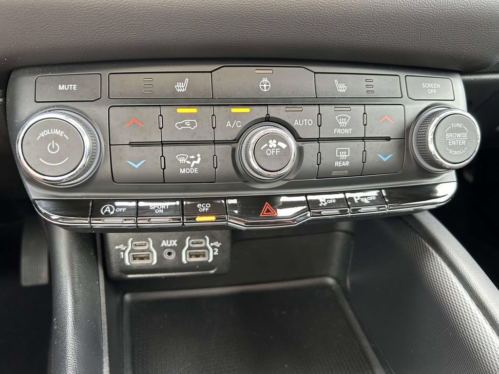 Used 2025 Dodge Durango GT RWD image 22