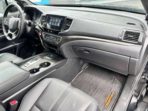 Used 2025 Honda Passport TrailSport image 8