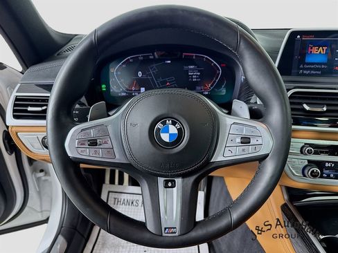 Used 2022 BMW 750i xDrive w/ M Sport Package image 12