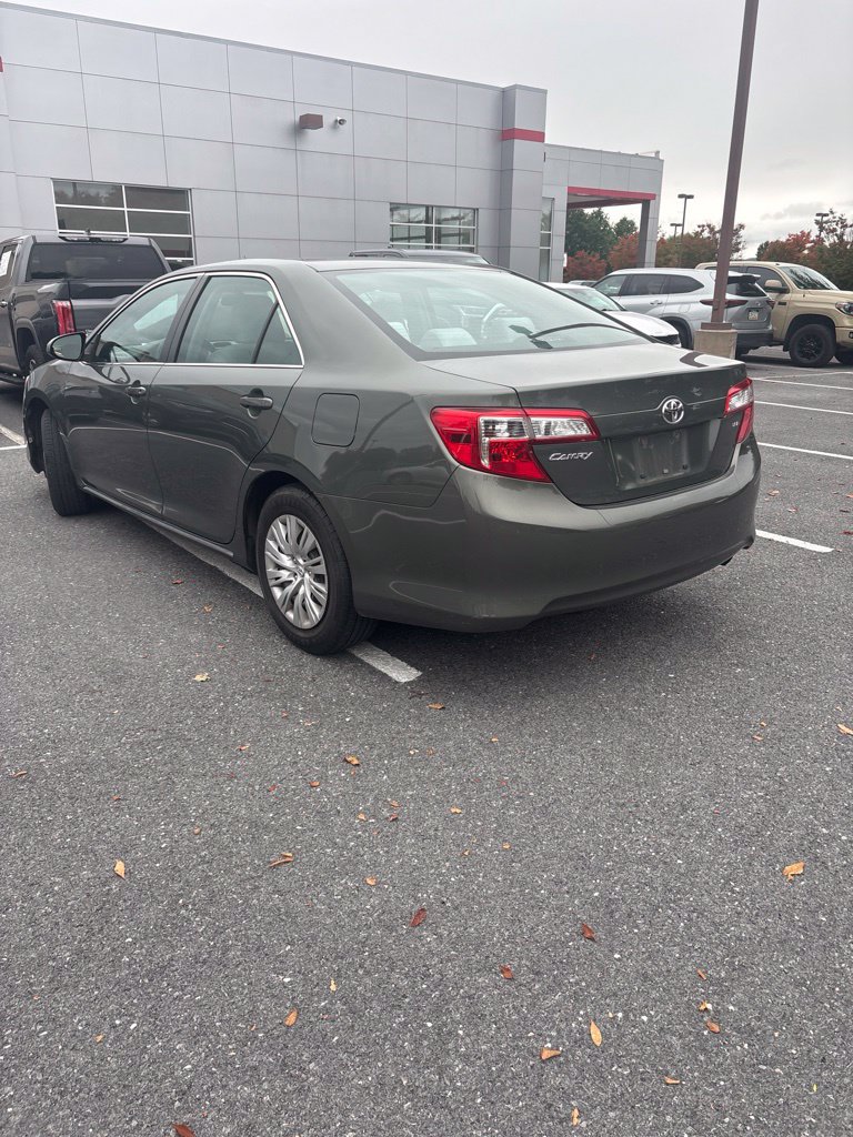 Used 2013 Toyota Camry LE FWD image 1