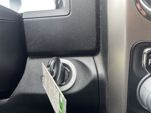 Used 2014 RAM 1500 Laramie RWD image 19