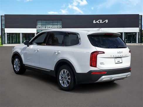 Certified 2022 Kia Telluride LX image 3