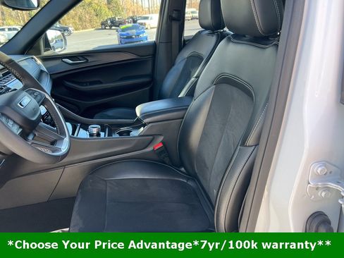 Certified 2024 Jeep Grand Cherokee Altitude image 36