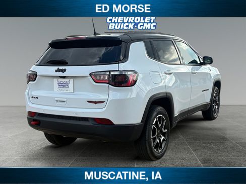 Used 2025 Jeep Compass Trailhawk AWD/4WD image 5